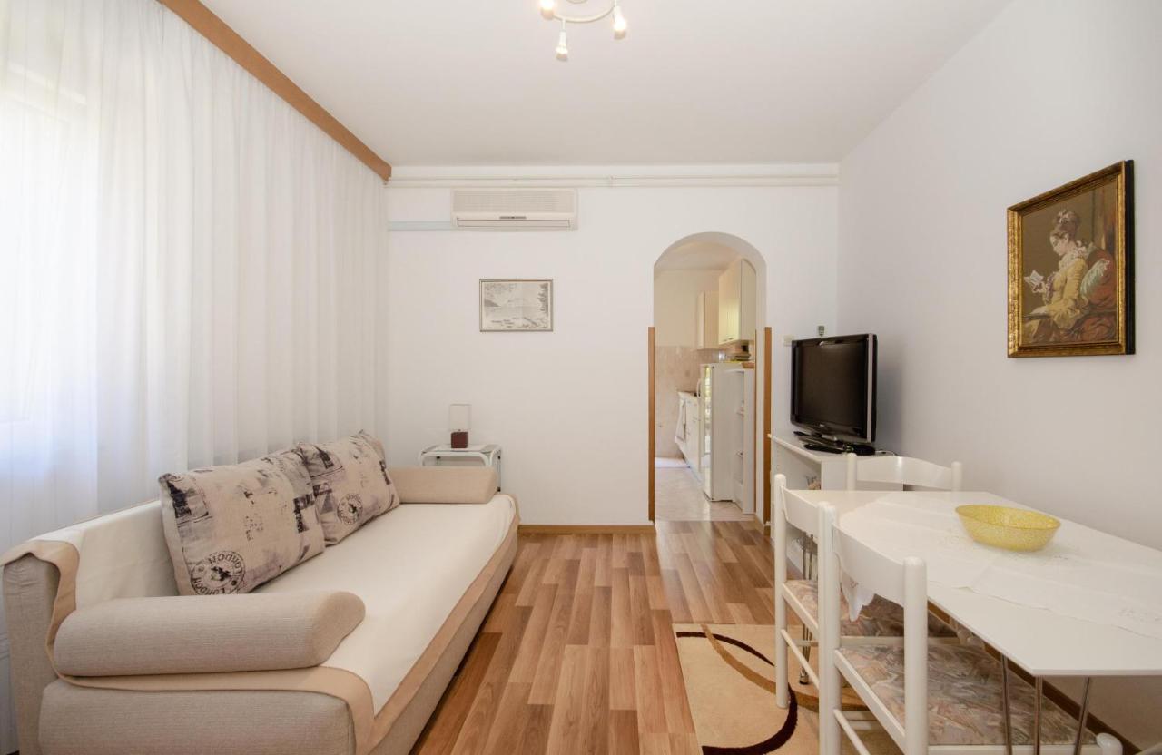 Apartments Bungavilia Rovinj Ngoại thất bức ảnh